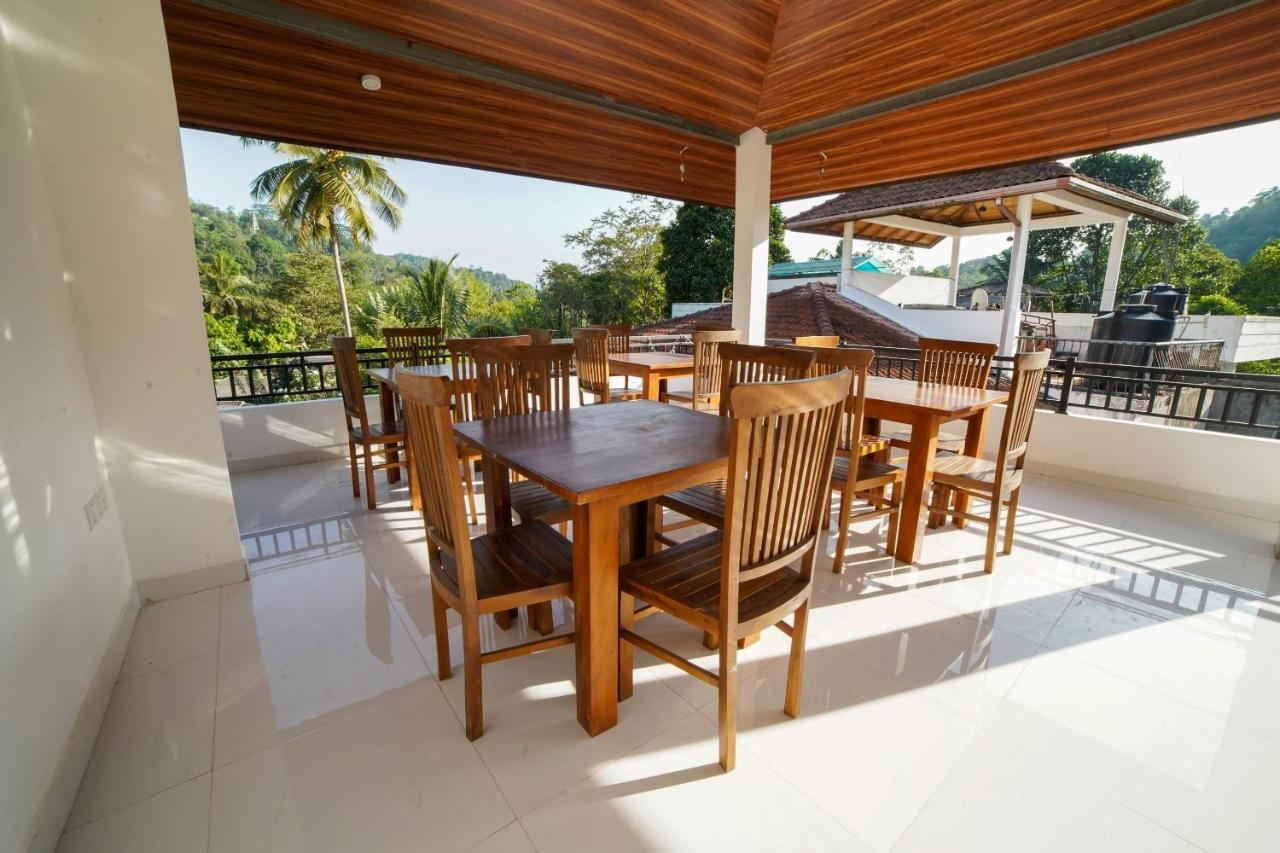 Oyo 555 Villa Dasuni Kandy Esterno foto